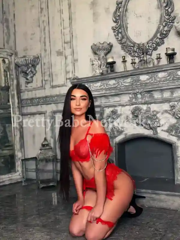 Meet Russian Escort Monika near Bangalore Airport for Sex Meetups